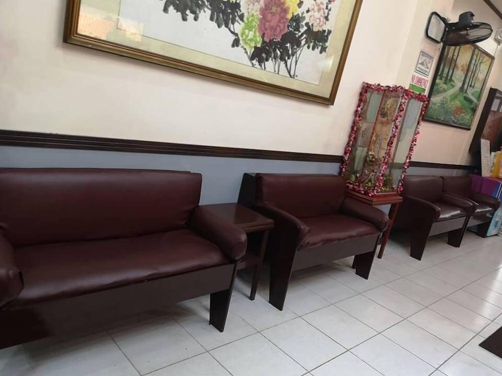 Magayon Hotel Legazpi Exteriér fotografie